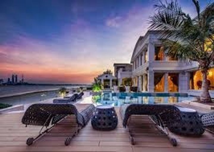 Explore Dubai’s Luxury Villa Market: Insights Into Prime Locations and Designs