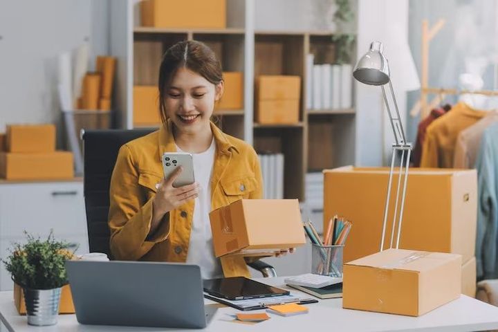 Explore Ecommerce Business: A Complete Guide with Insights and Tips
