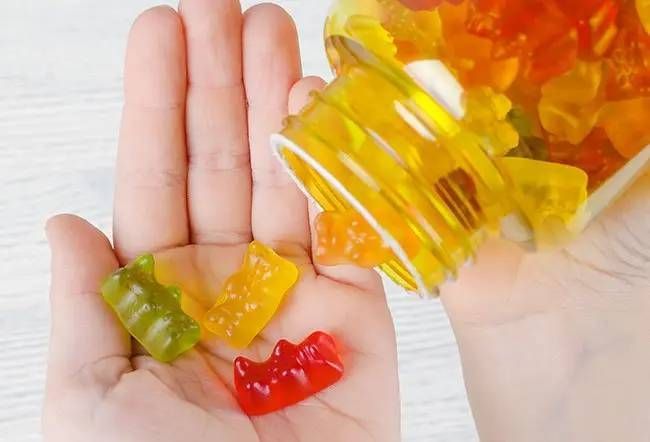 Melatonin Gummies: Benefits, Uses, Side Effects, and Safety